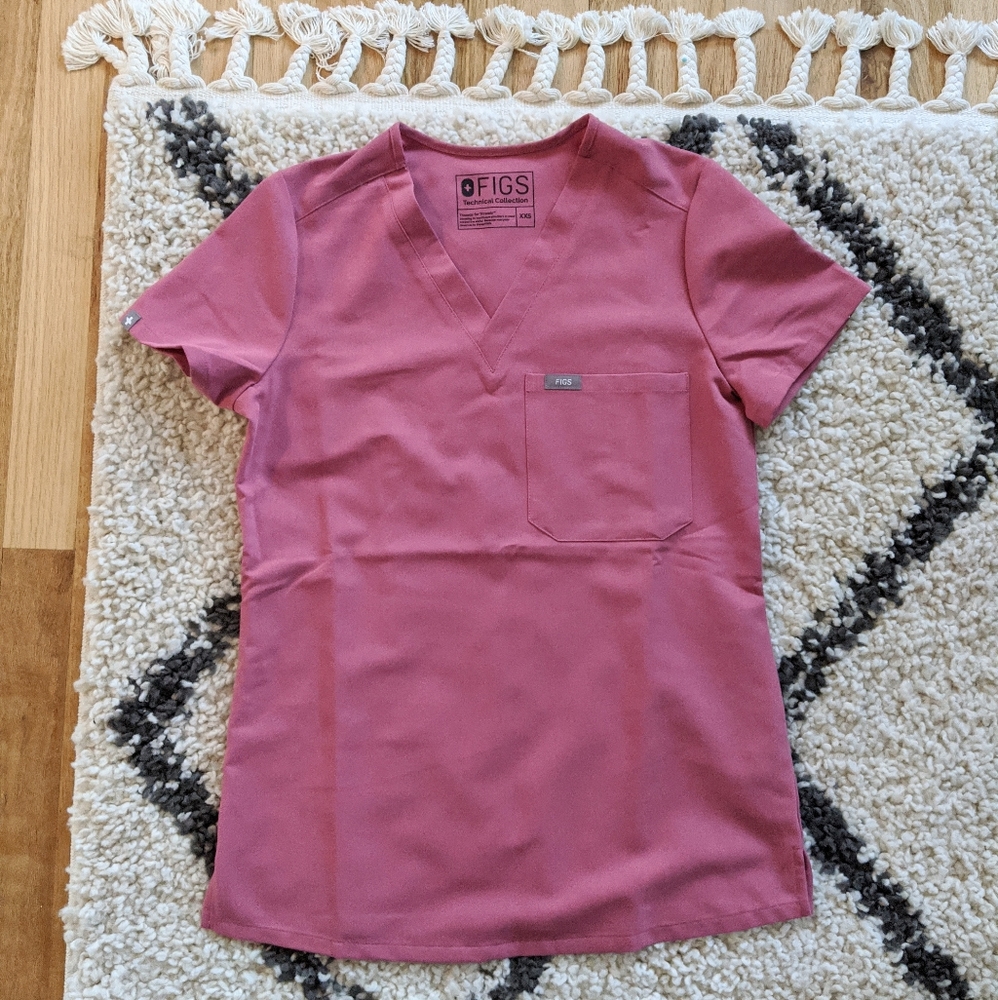 Figs QUARTZ Catarina Scrub Top NWOT